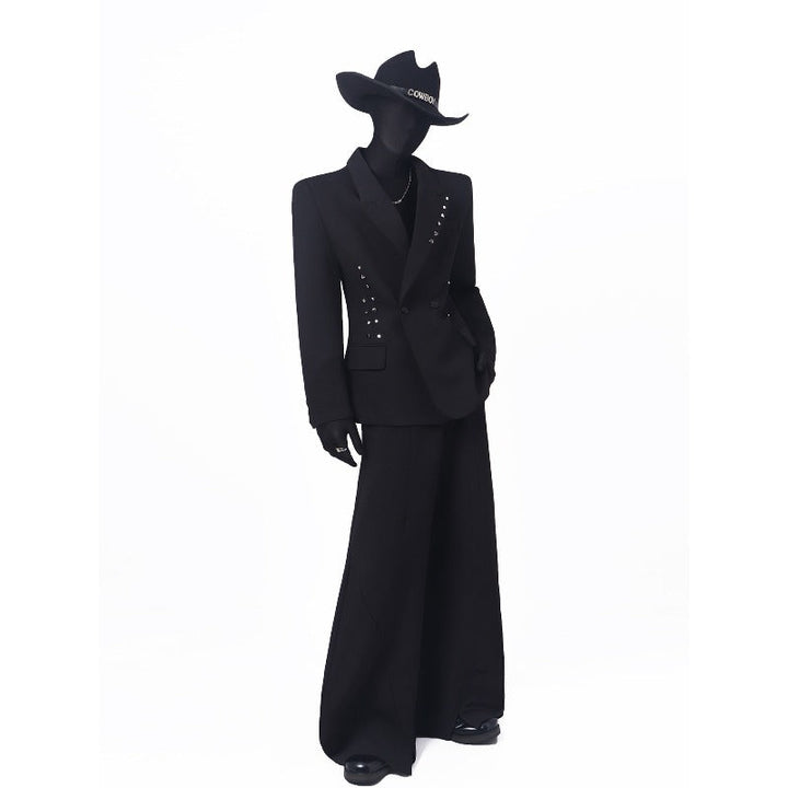 Structured-shoulder Blazer with A Sculptural Silhouette