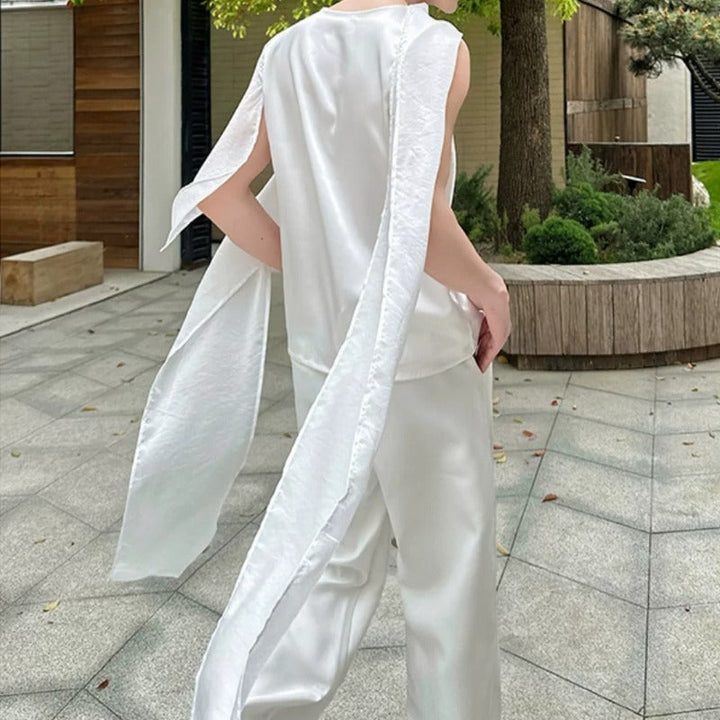 Loose-fitting Sleeveless Top with Ribbon-tie Detailing