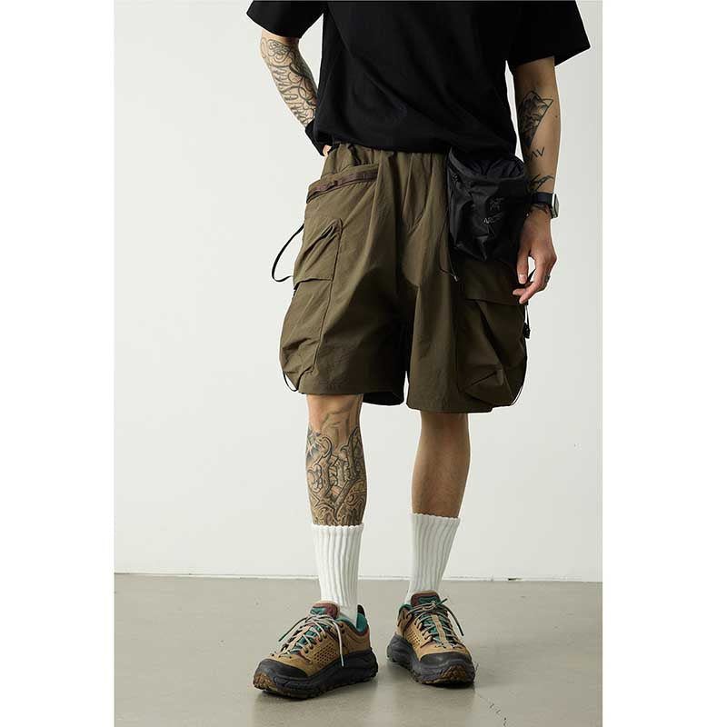 Large Pockets Loose-fitting Casual Shorts