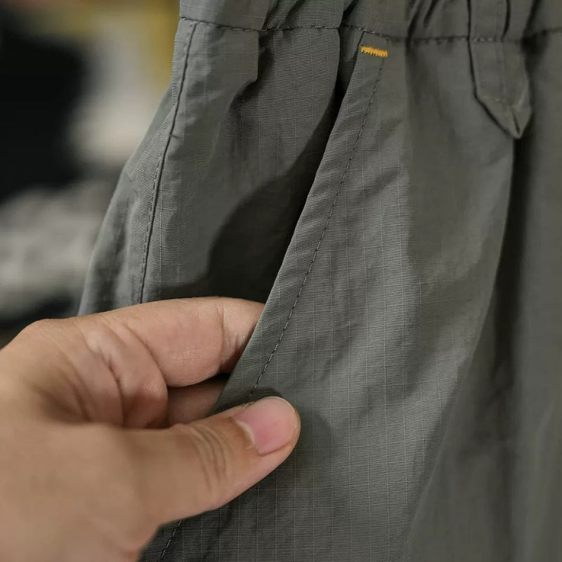 Color-blocked Rolled-up Water-repellent Shorts