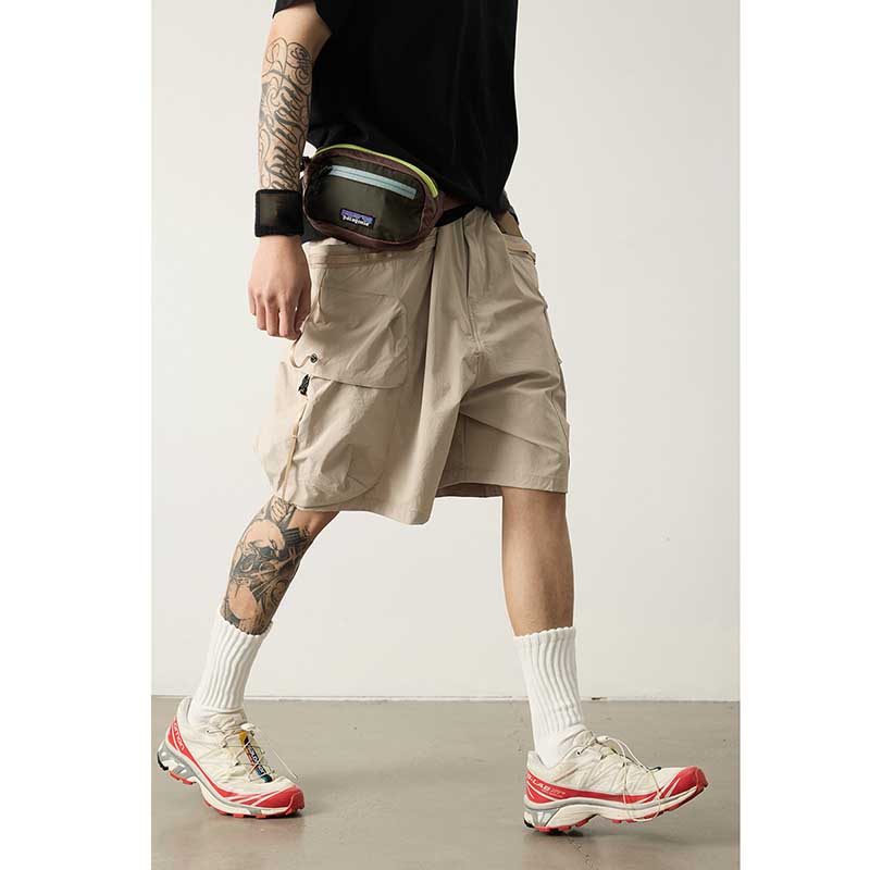 Large Pockets Loose-fitting Casual Shorts